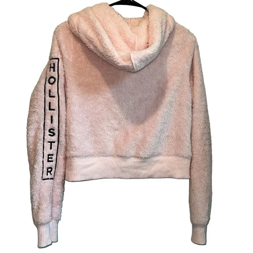 Hollister XS fuzzy pink soft zip up hoodie logo sleeve - Picture 2 of 10